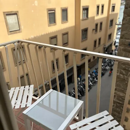 Via Dei Bardi39 *