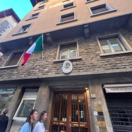 Via Dei Bardi39 *