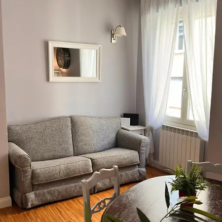 Lägenhet Bardi Elegance With Balcony