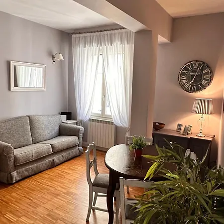 Bardi Elegance With Balcony Florens